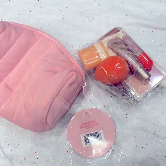 NWT ULTA Beauty Collection Bundle- - Picture 3 of 4